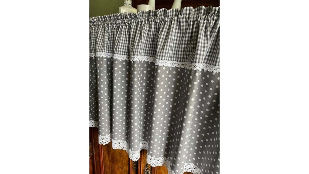 Gorden Kolong Dapur Motif Polkadot