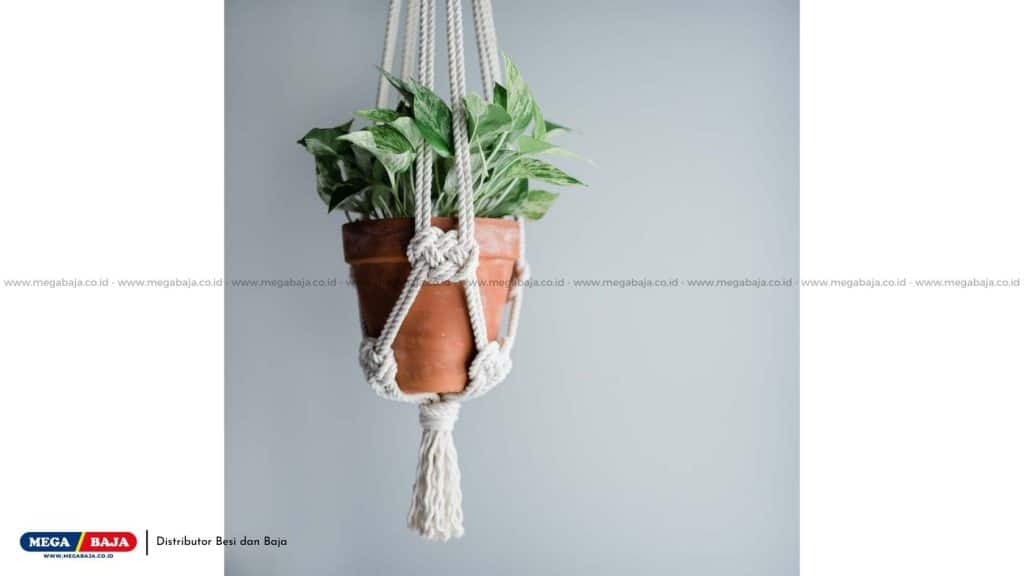 Hanger Pot Tanaman dari Makrame