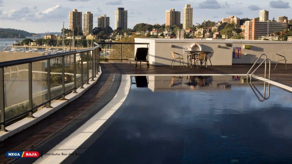Perawatan Kolam Renang di Rooftop