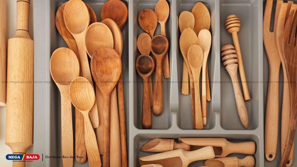 Tips Merawat Peralatan Dapur Berbahan Kayu