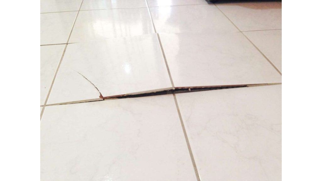 Penyebab Lantai Menggelembung