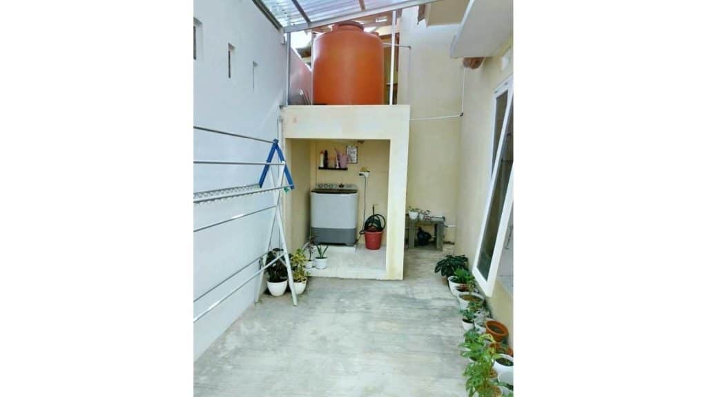 Tandon Air di Atas Dak Beton