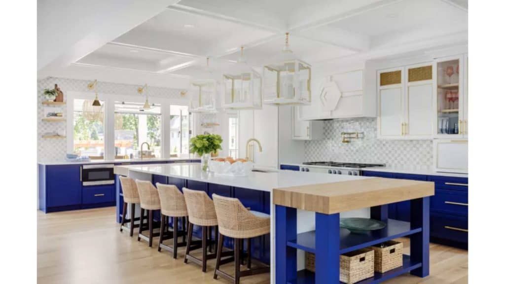 Coffered Ceiling dengan Efek Mengkilap