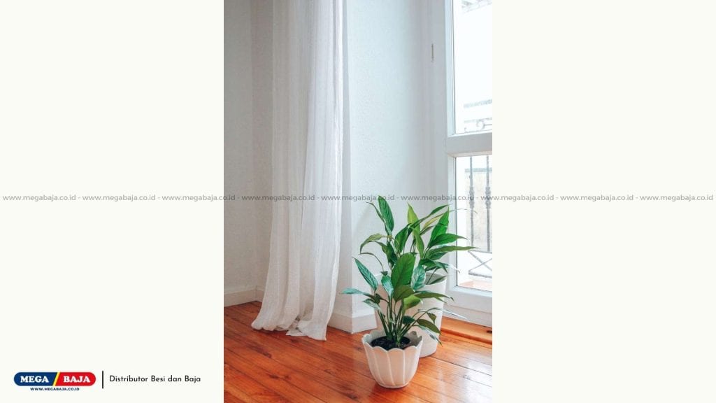 Dekat Jendela Menghadap ke Timur