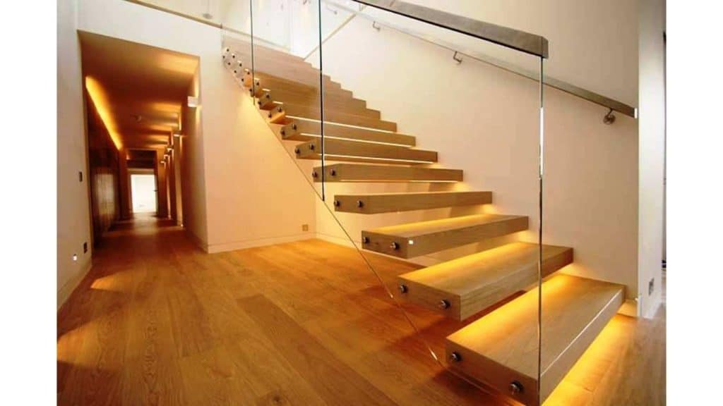 Lampu di Sepanjang Anak Tangga