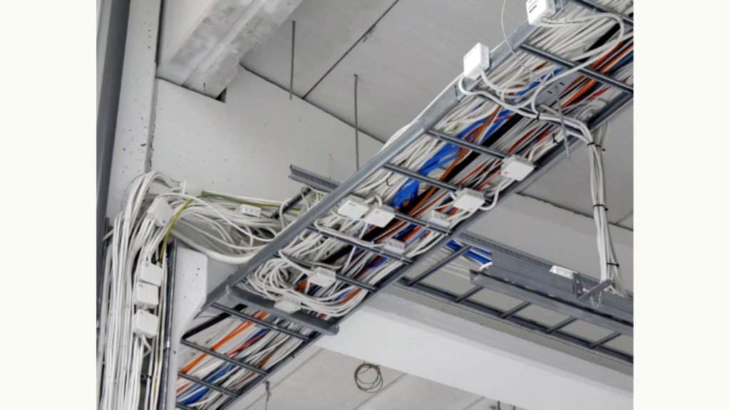 Tips Memasang Cable Tray yang Aman dan Rapi