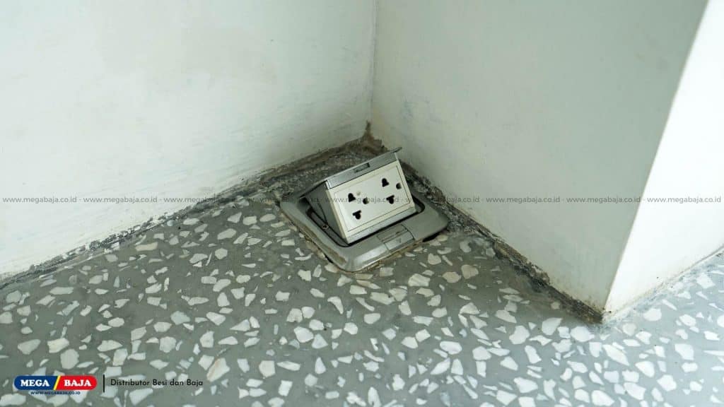 Apa Itu Stop Kontak Lantai?
