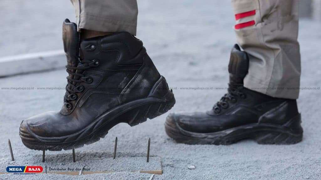 Celana dan Sepatu Safety
