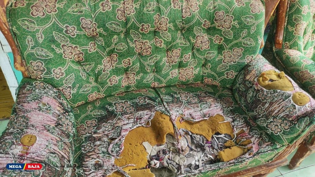 Kain Pelapis Robek atau Bolong Parah