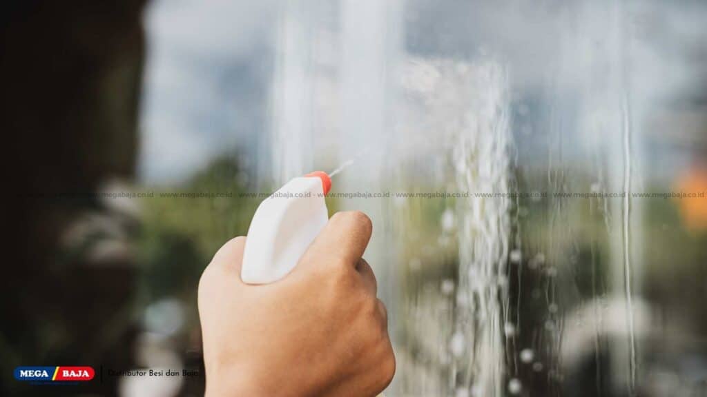 Aplikasikan Cairan Pembersih