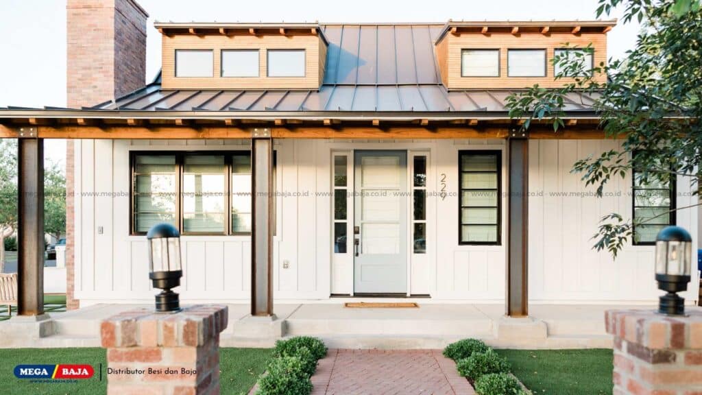 Teras Minimalis Industrial dengan Tiang Baja Ringan