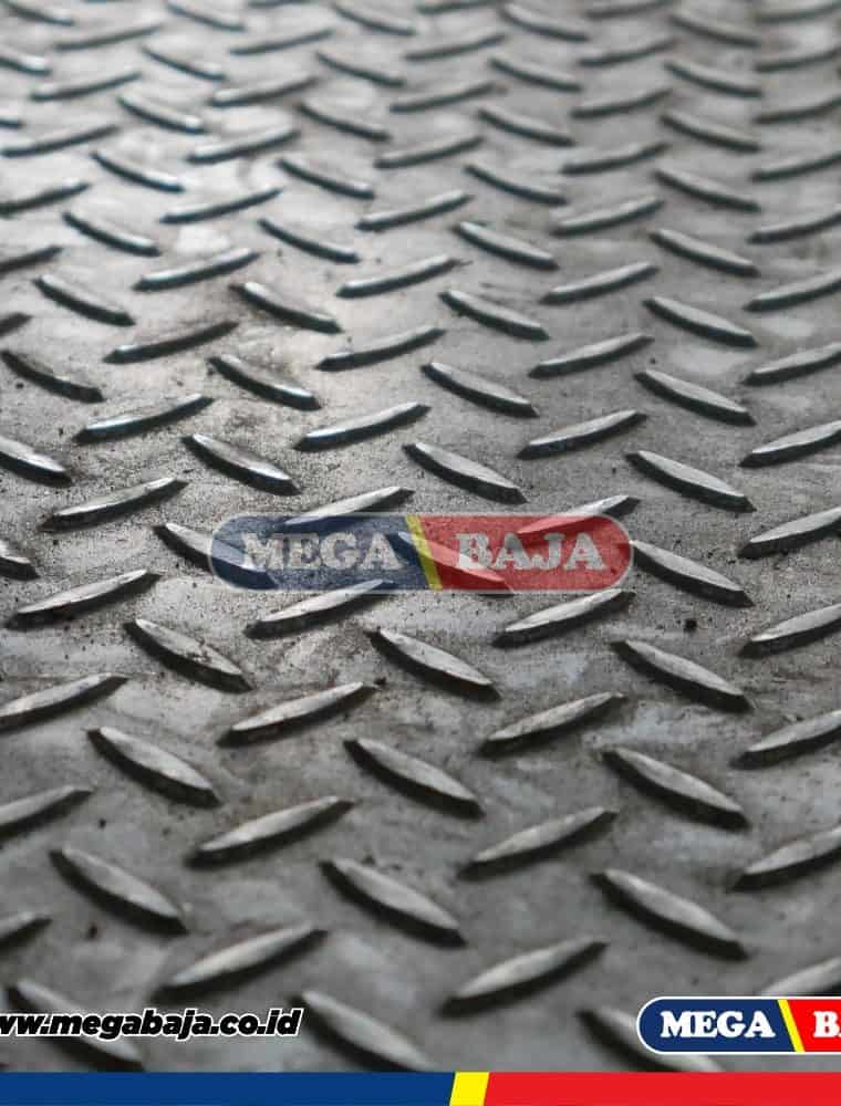 PLAT BORDES KS 1,20 M X 2,40 M - 3,20 mm