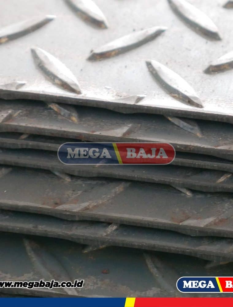 PLAT BORDES 1,20 M X 2,40 M - 3,70 mm