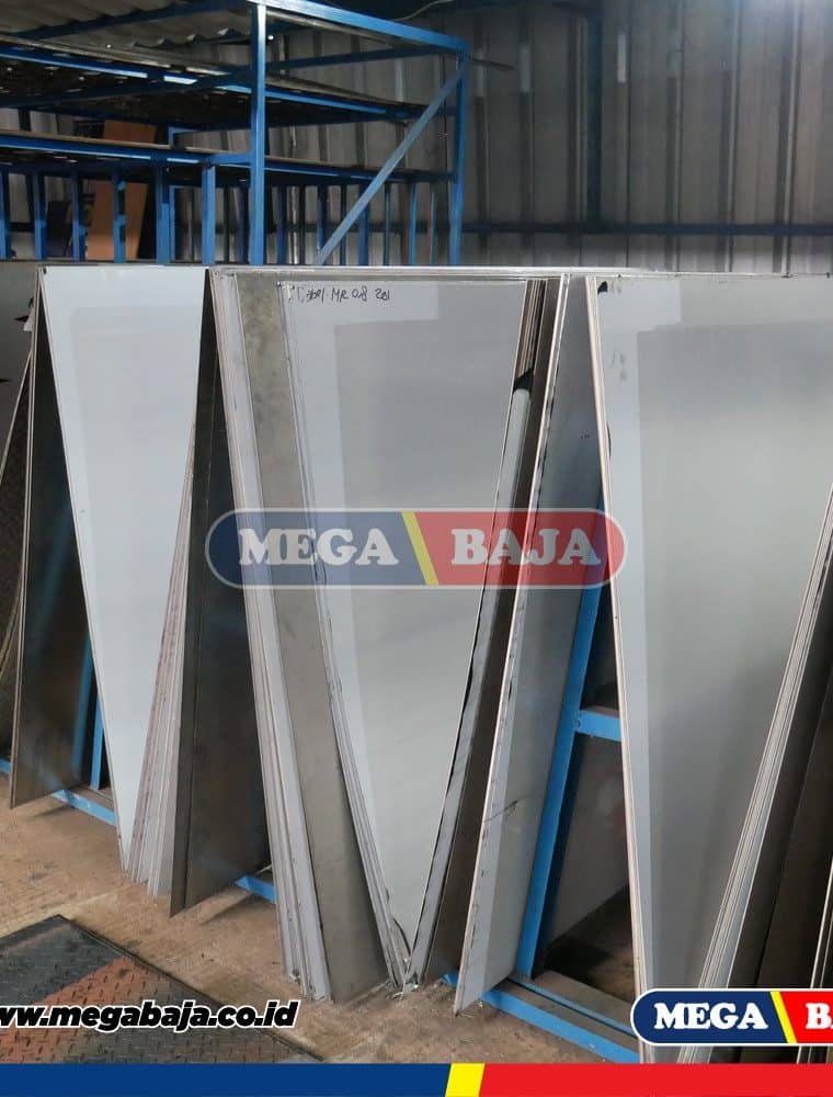 PLAT ESER HITAM 1,20 M X 2,40 M - 8,70 mm