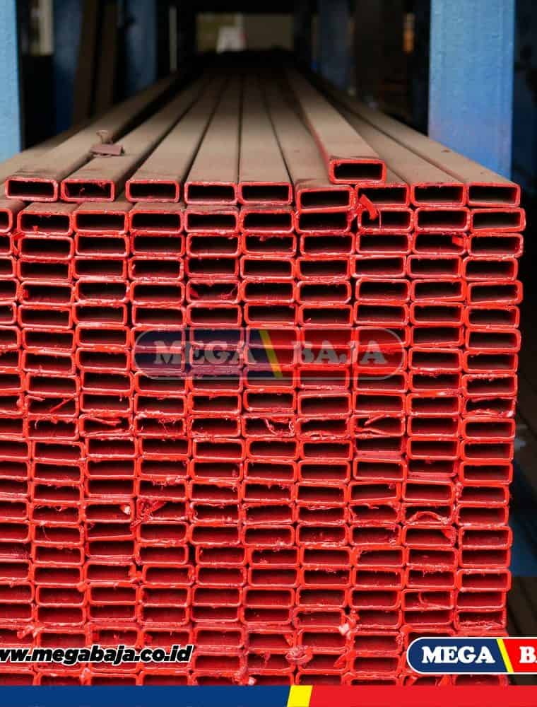 Hollo Hitam 200 mm X 200 mm X 6.000 mm - Grade Hijau