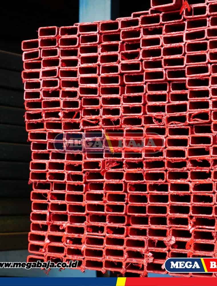 Hollo Hitam 200 mm X 200 mm X 6.000 mm - 2,70 mm