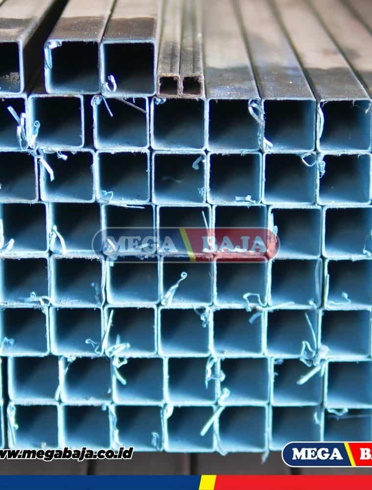 Hollo Hitam 200 mm X 200 mm X 6.000 mm - 4,70 mm