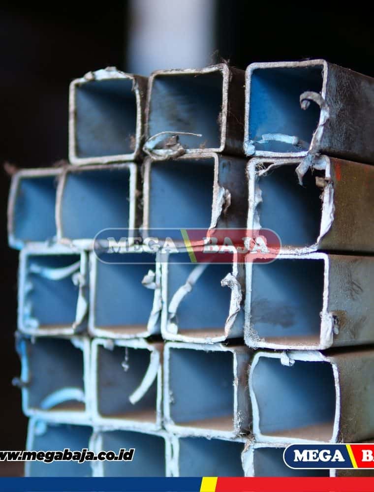 Hollo Hitam 100 mm X 100 mm X 6.000 mm - Grade Biru