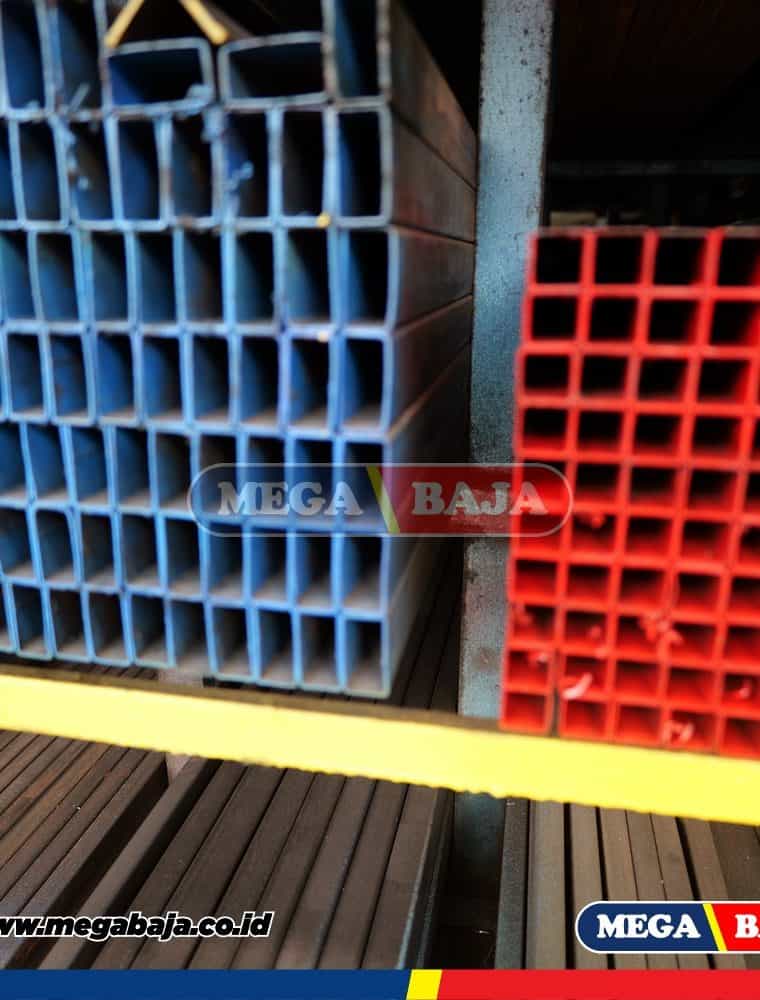 Hollo Hitam 100 mm X 200 mm X 6.000 mm - 2,70 mm